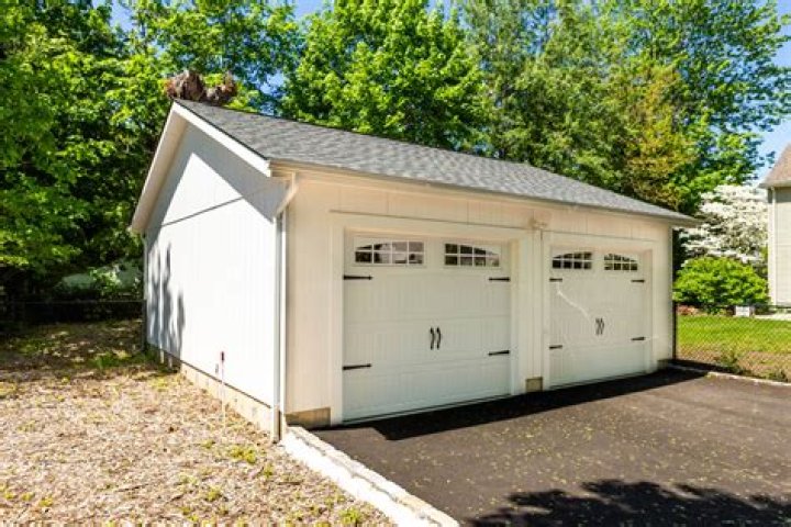 Can a shed be used as a garage