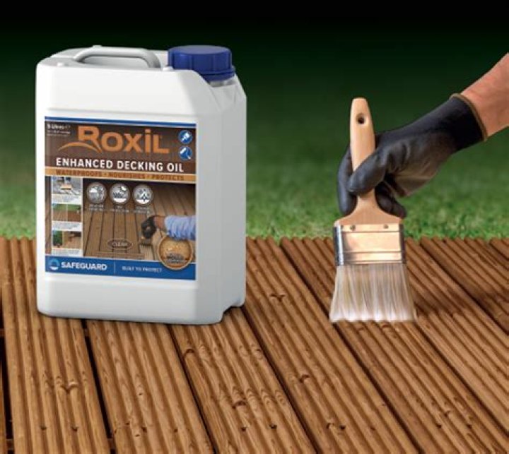 Can I use decking oil on fence