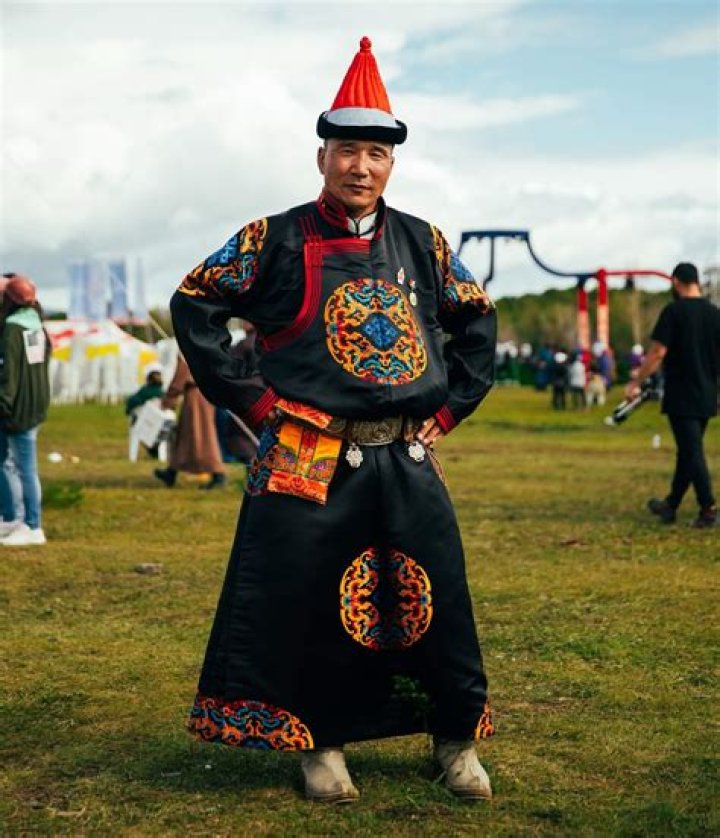 Can Mongols wear their patches