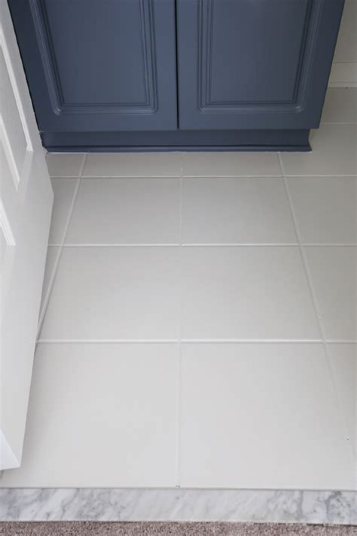 Can you chalk paint tile floor