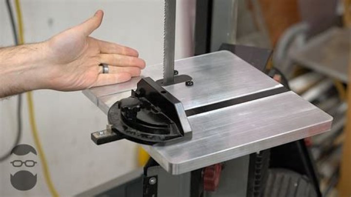 Can you cut steel on a bandsaw