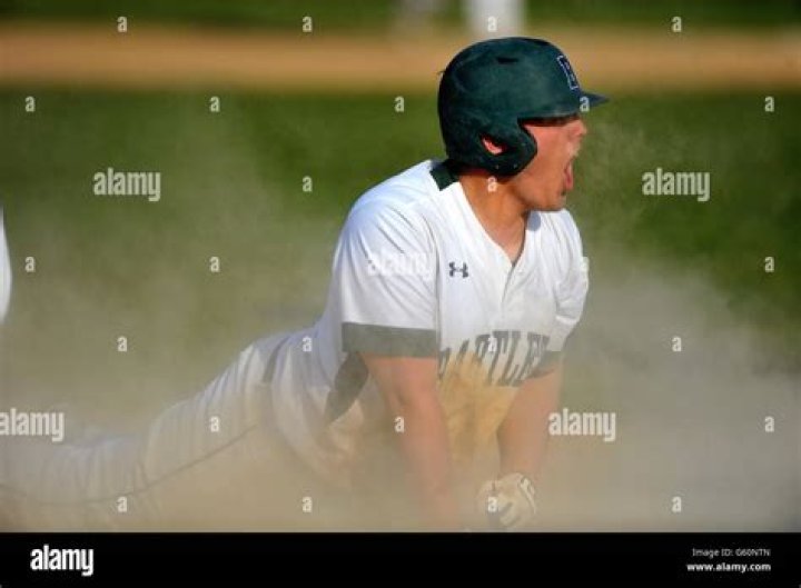 Can you dive first in softball