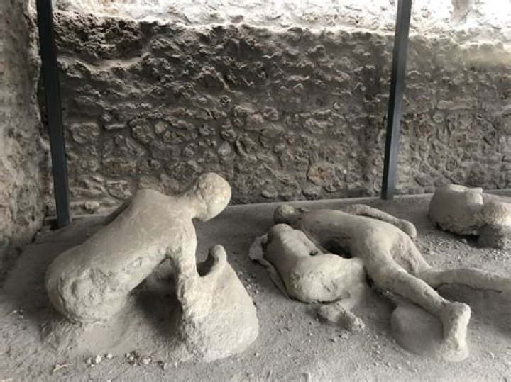 Can you see the bodies at Pompeii