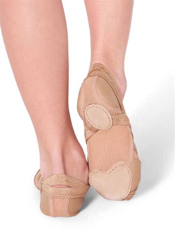 Do Capezio ballet shoes run small