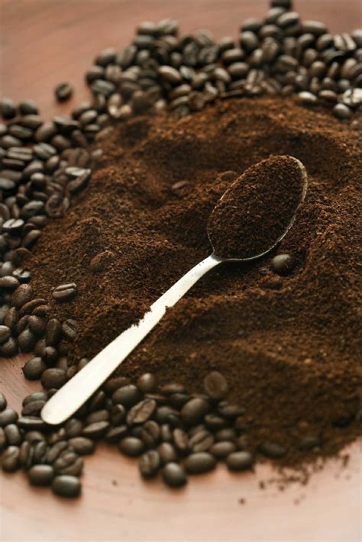 Do coffee grounds keep moles away