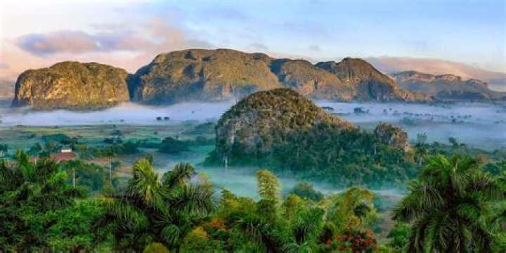 Does Cuba have any mountains