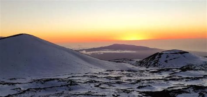 Does Mauna Kea have snow all year