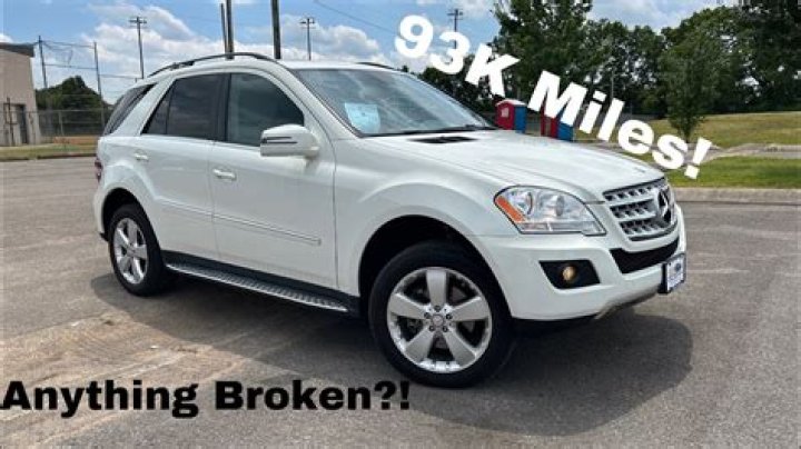 Does ML350 have 4 wheel drive