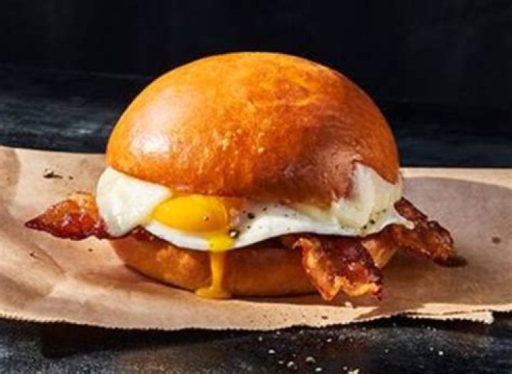 Does Panera Bread serve real eggs