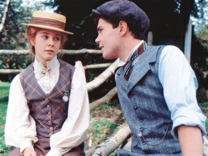 Does Peter fall in love with Anne