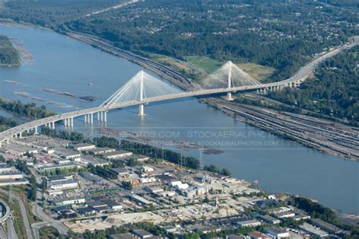 Does Port Mann Bridge have a toll
