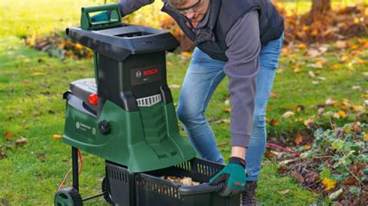 How do I choose a garden shredder