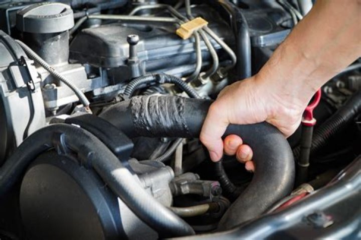 How do you remove the top of a radiator hose