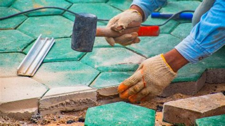How do you score and cut concrete