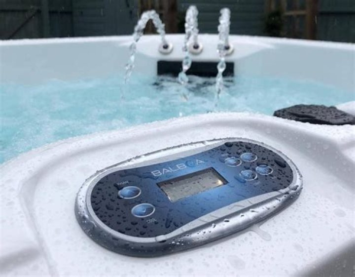 How do you start a Balboa hot tub