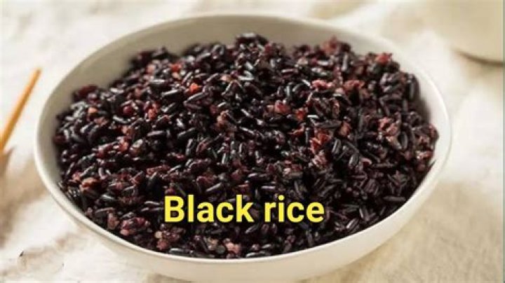 How does black rice get its color