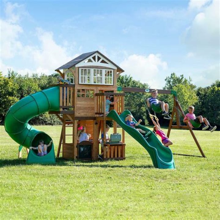 How long does a cedar playset last