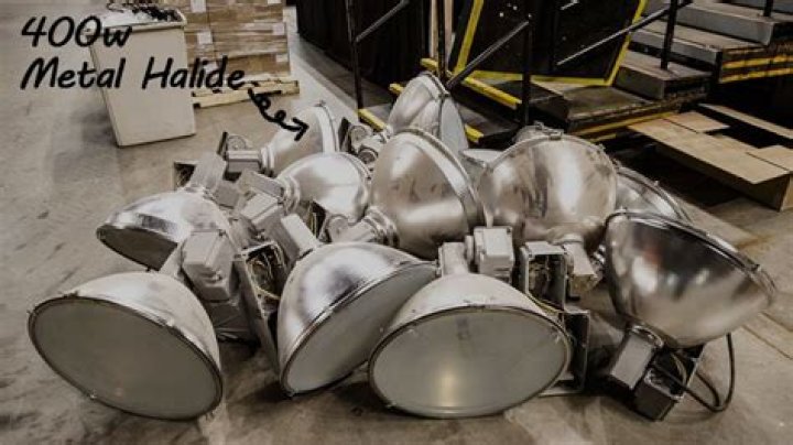 How many lumens does a 400w metal halide have