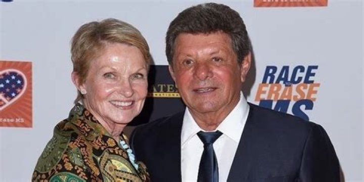 How many wives has Frankie Avalon