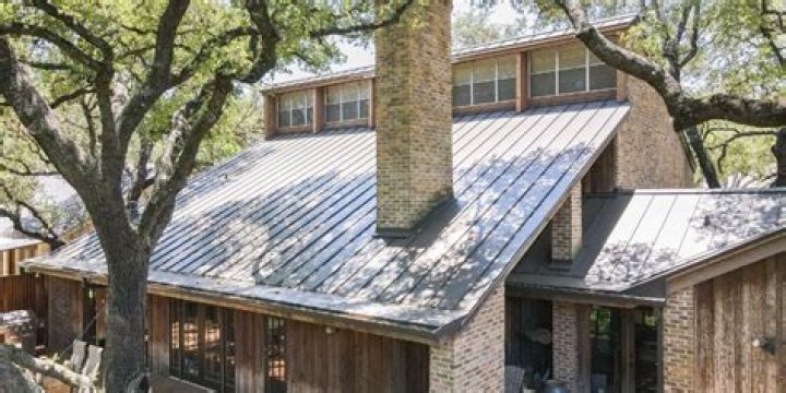 How much is a tar roof