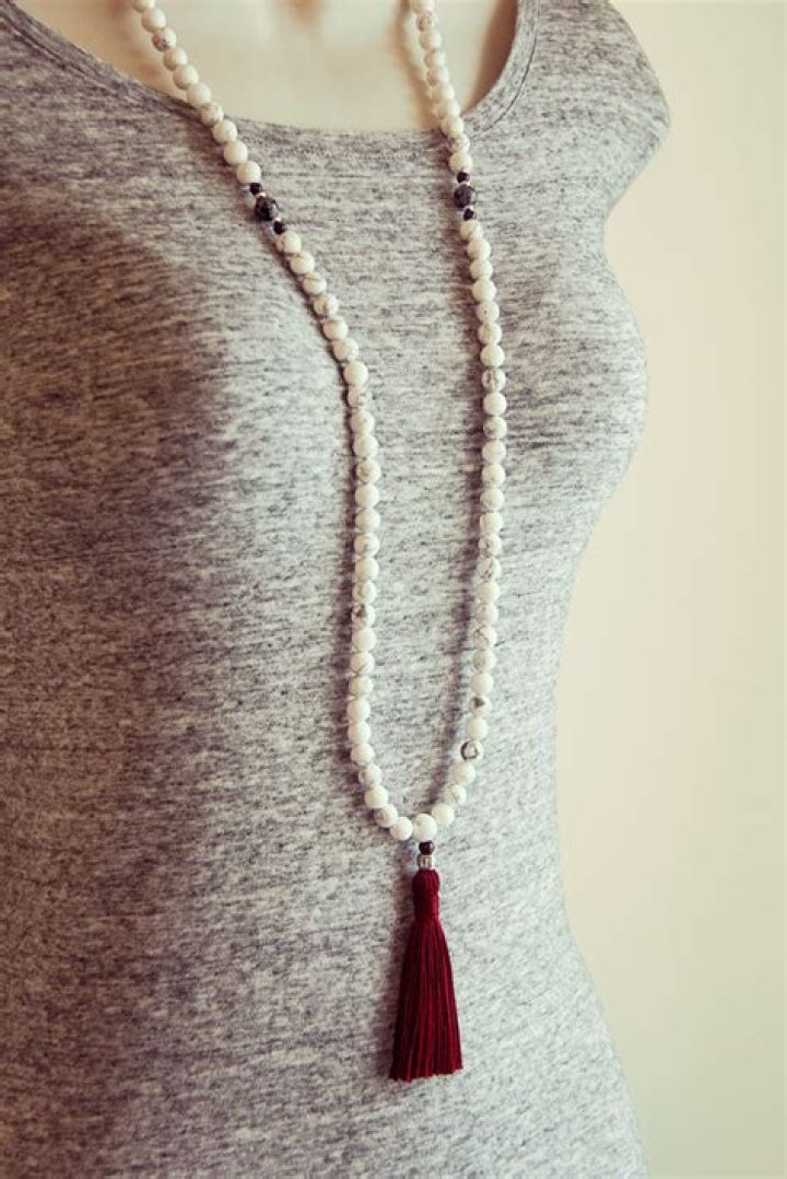Is it okay to wear mala beads as a necklace