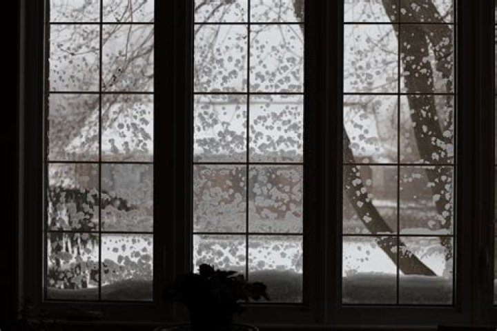 Should storm windows be airtight