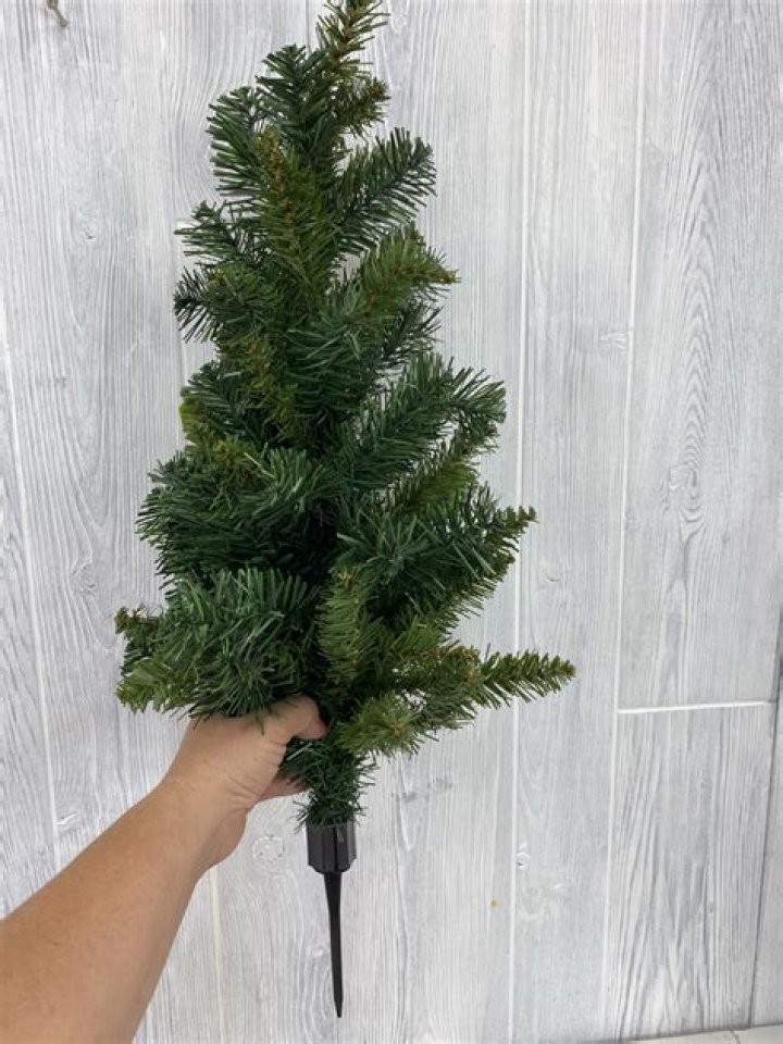 What are Christmas tree spikes