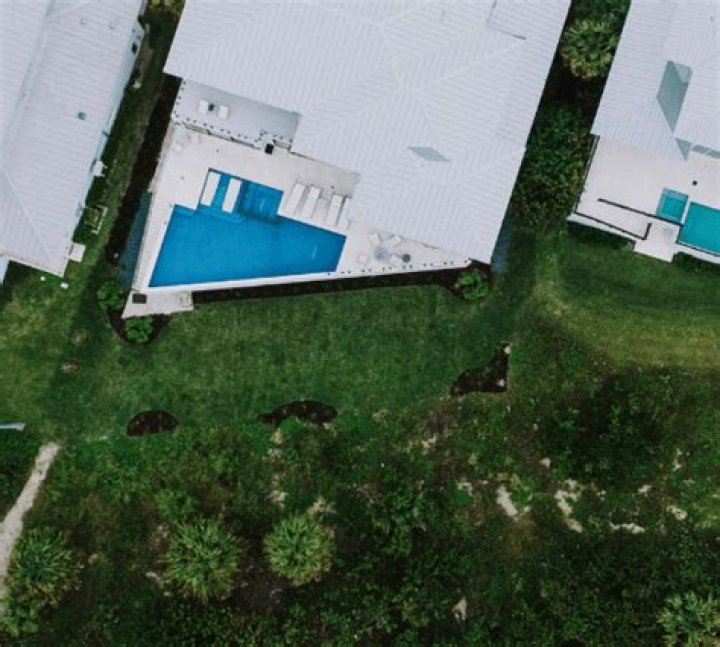 What are the pool laws in Florida