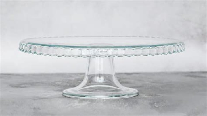 What can I use as a cake stand