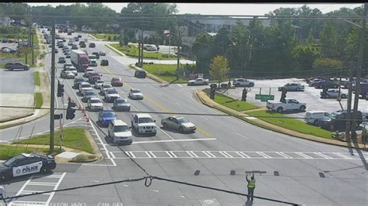 What caused Atlanta to become an important transportation center