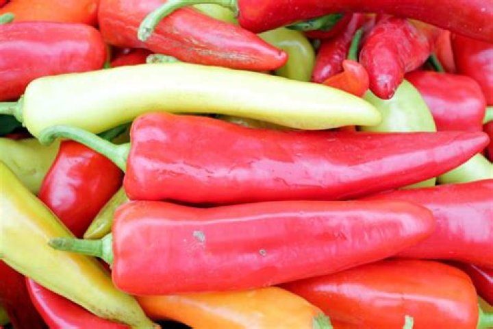 What color should pepperoncini be