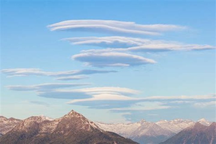 What creates lenticular clouds