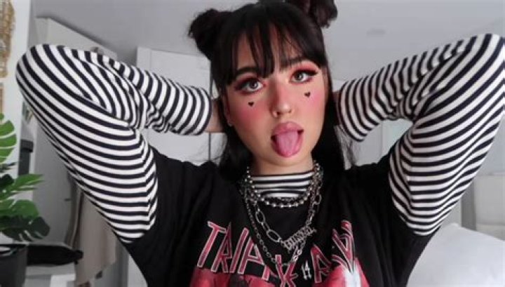 What does an e-girl stand for