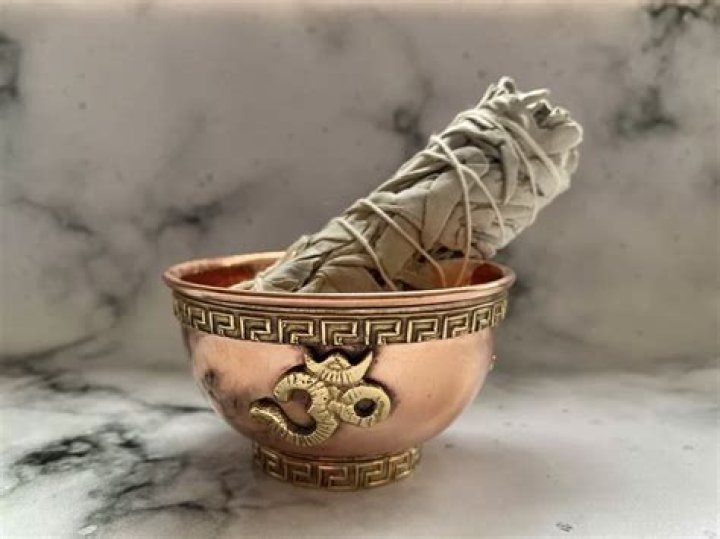What is a smudge bowl