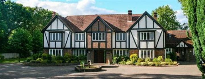 What is a Tudor house