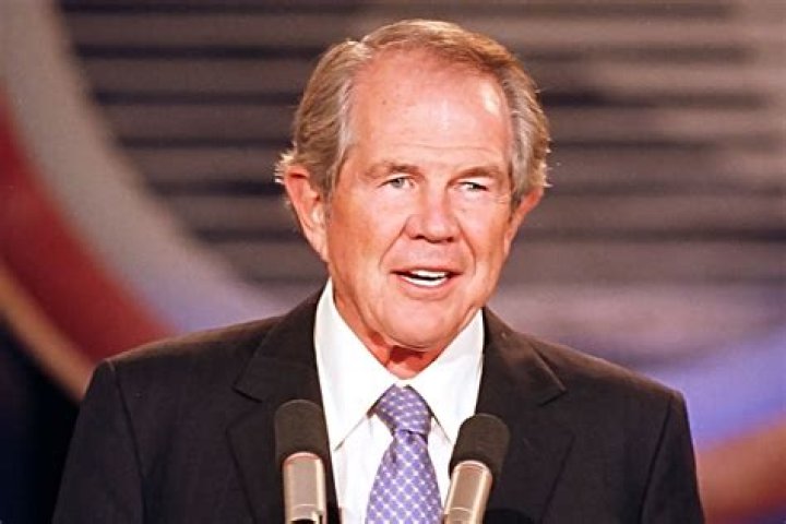 What is Pat Robertsons net worth