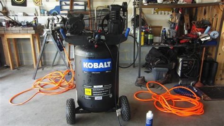 What kind of oil does a Kobalt air compressor take
