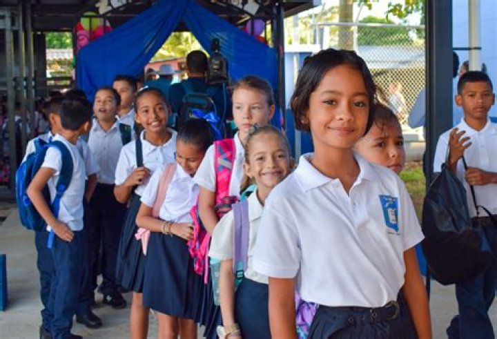 What time is school in Costa Rica