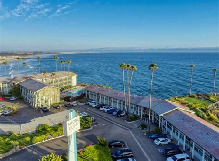 Where can I shower in Pismo Beach