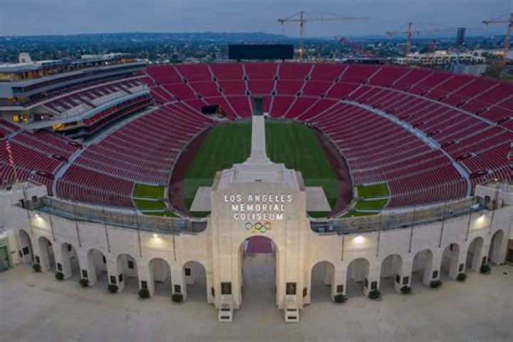 Where is the shade at LA Coliseum