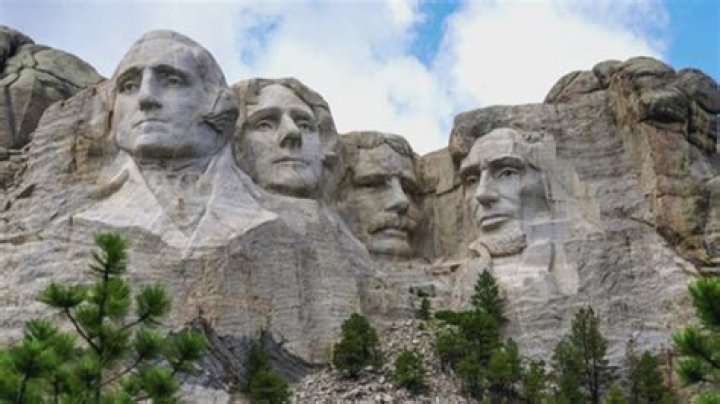 Who carved Mount Rushmore and why