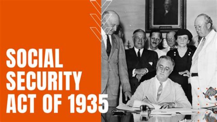 Who did the Social Security Act of 1935 help