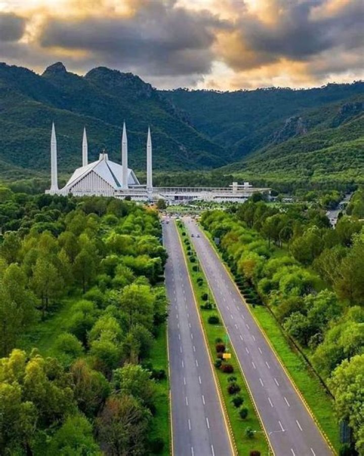 Why is Islamabad so beautiful