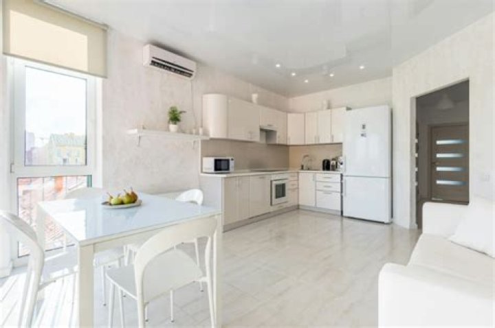 Will a cracked window shatter